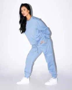 EN ES Women's All Mighty Crew Neck Cornflower Blue