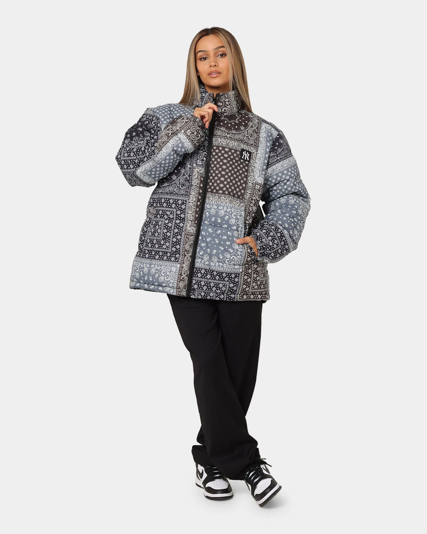 Majestic Athletic New York Yankees Bandana Paisley Jacket Tonal Aop Paisley 5 Majestic Athletic New York Yankees Bandana Paisley Jacket Tonal Aop Paisley - Image 3