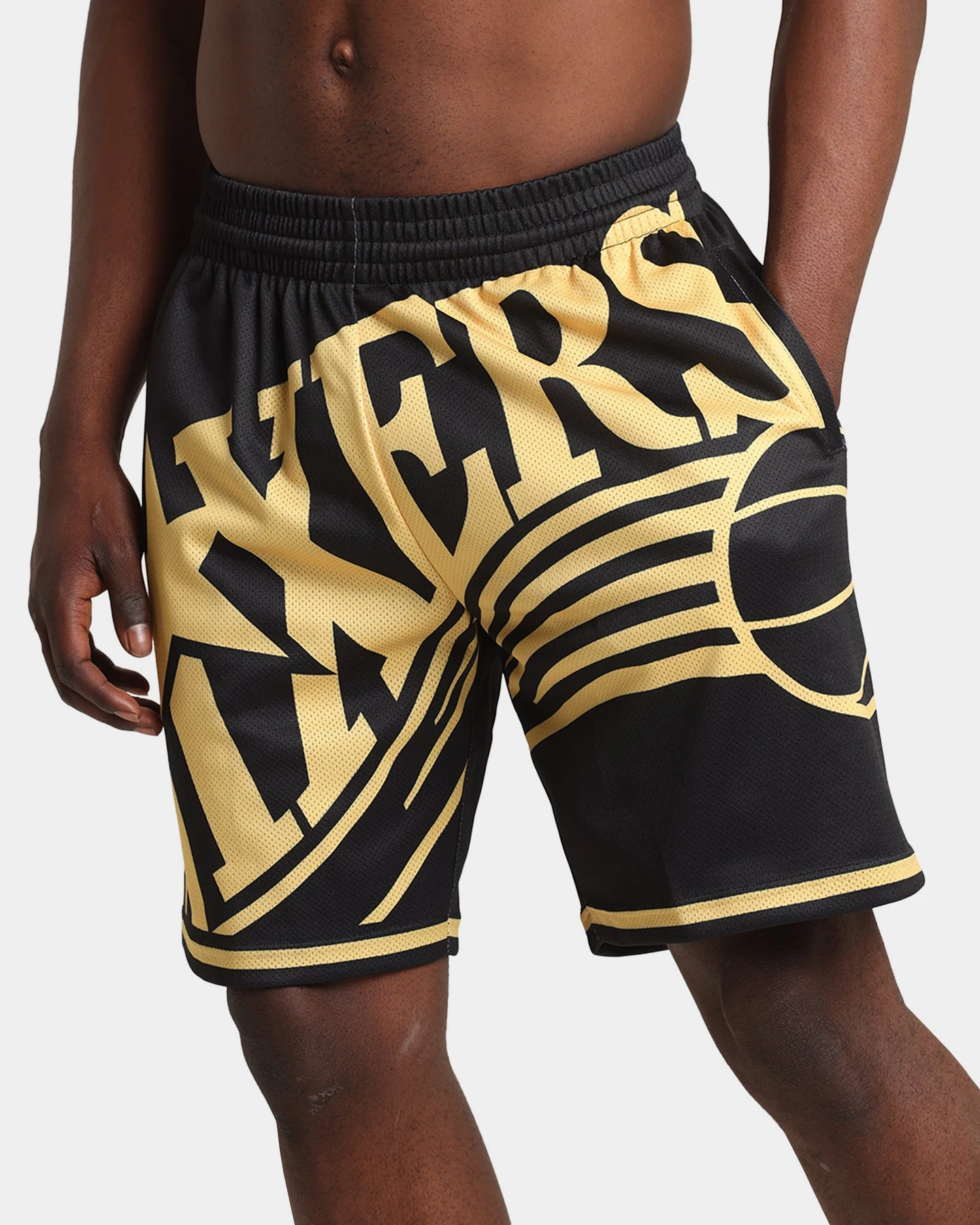 Mitchell & Ness Philadelphia 76ers Big Face Black Gold Shorts Black/Gold 9 Mitchell & Ness Philadelphia 76ers Big Face Black Gold Shorts Black/Gold - Image 7