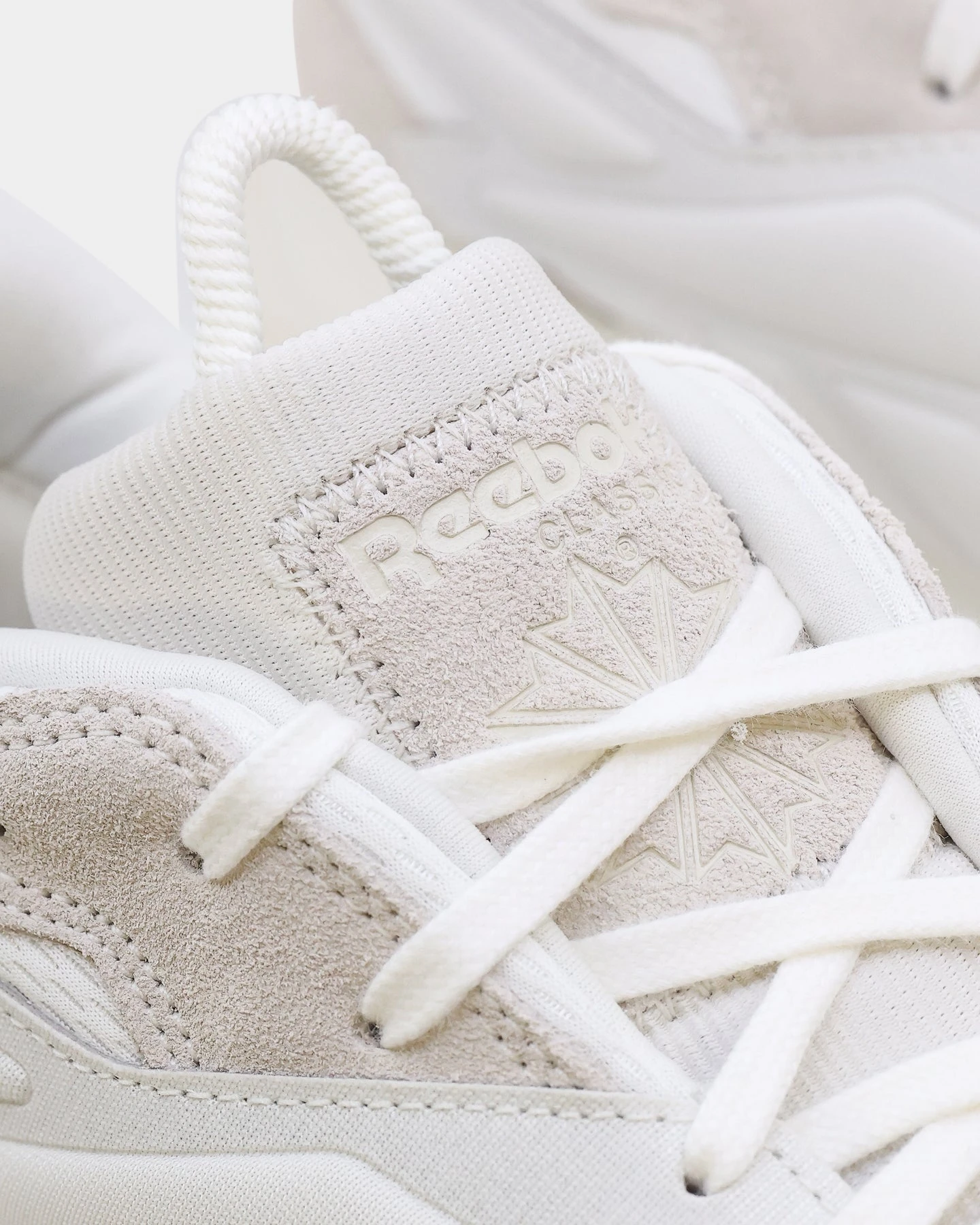 Reebok Women's Reebok X Cardi B Classic Leather V2 Chalk/Chalk/Alabaster 10 Reebok Women's Reebok X Cardi B Classic Leather V2 Chalk/Chalk/Alabaster - Image 8