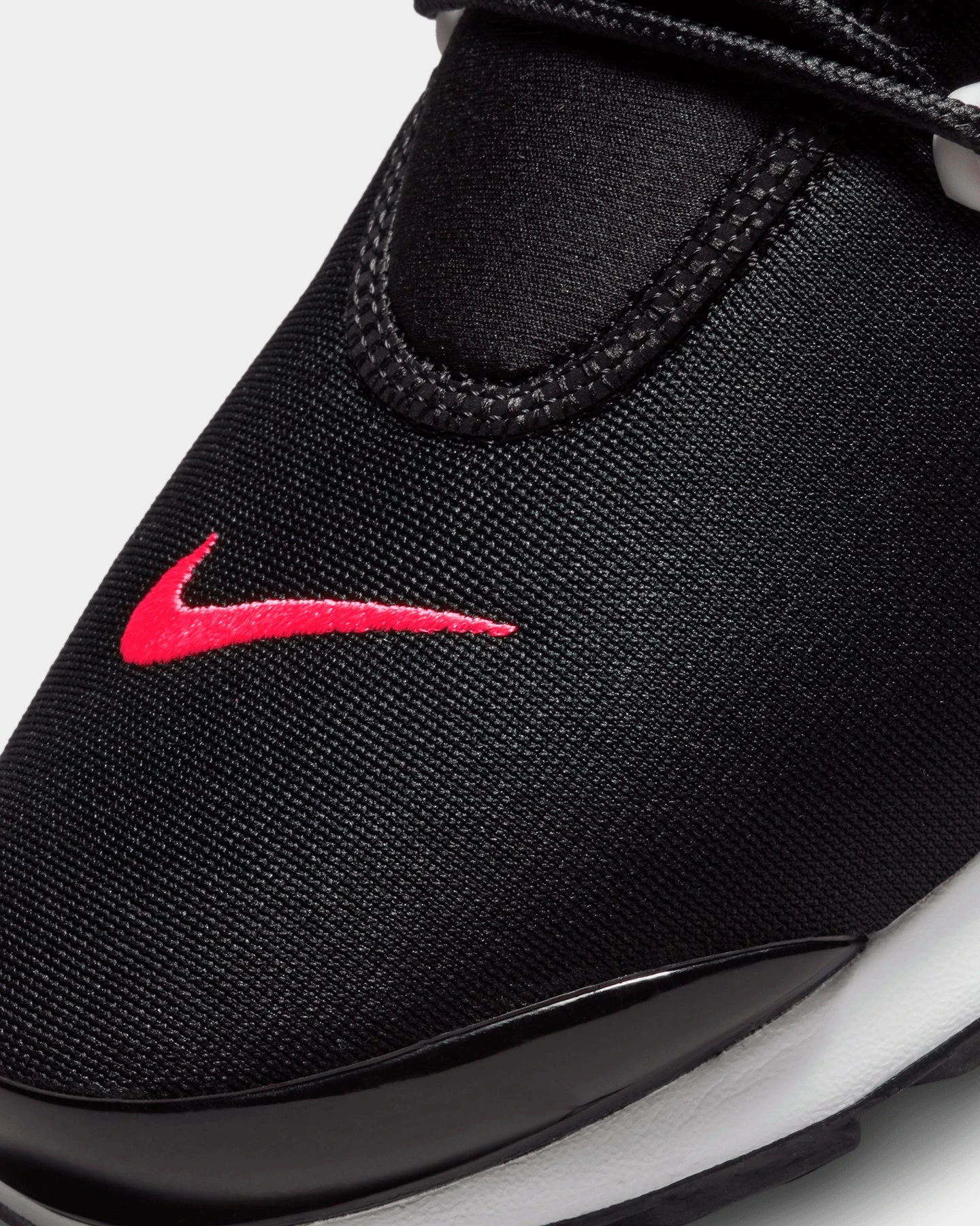 Nike Women's Air Presto Black/Hyper Pink 8 Nike Women's Air Presto Black/Hyper Pink - Image 6