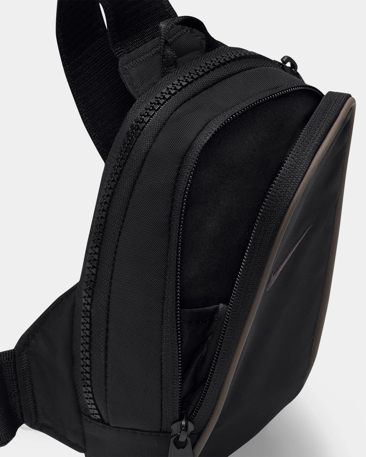 Nike Nike Sportswear Essentials Crossbody Bag Black/Black 12 Nike Nike Sportswear Essentials Crossbody Bag Black/Black - Image 10