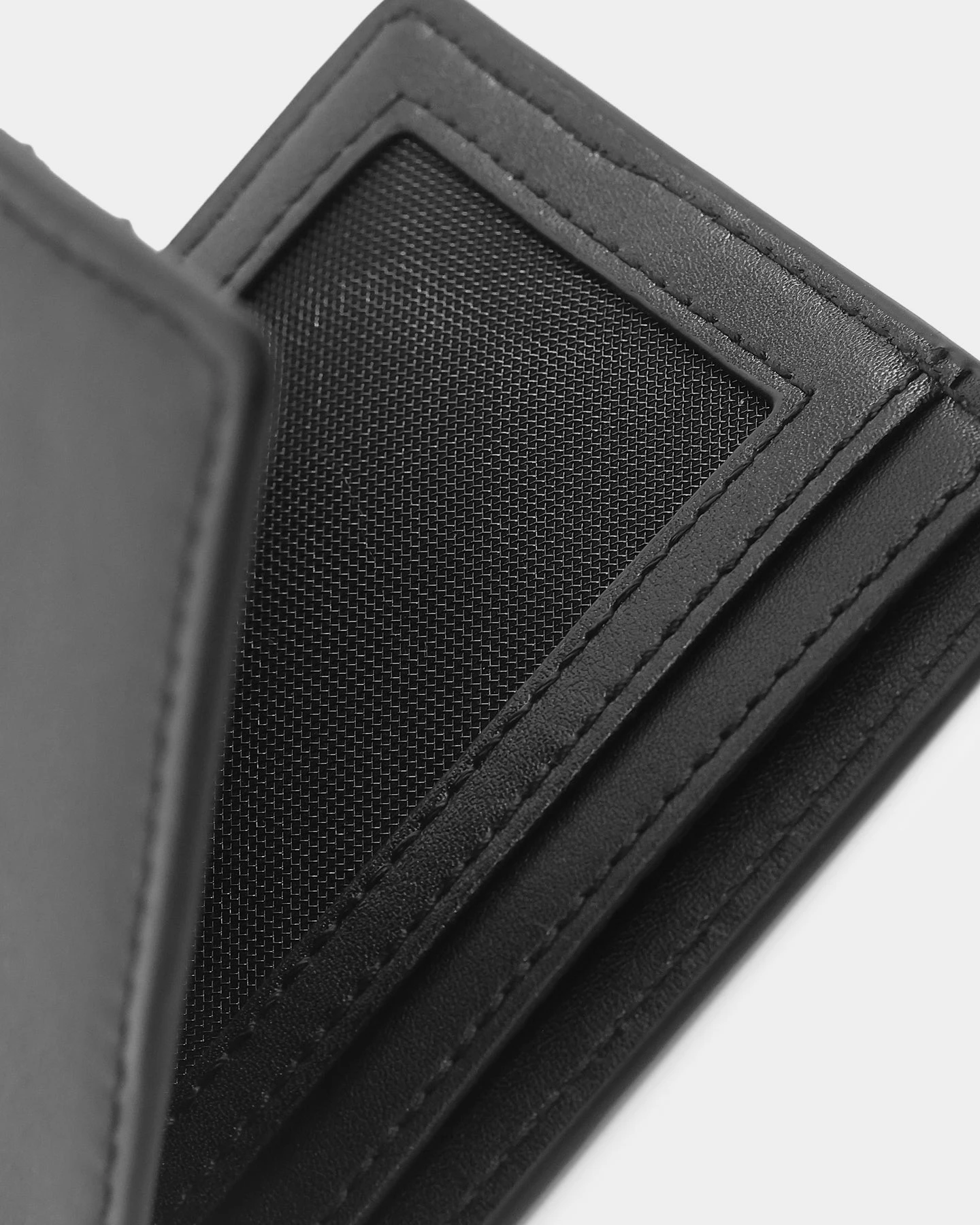 Herschel Bag Co Hank Leather RFID Wallet Black 7 Herschel Bag Co Hank Leather RFID Wallet Black - Image 5