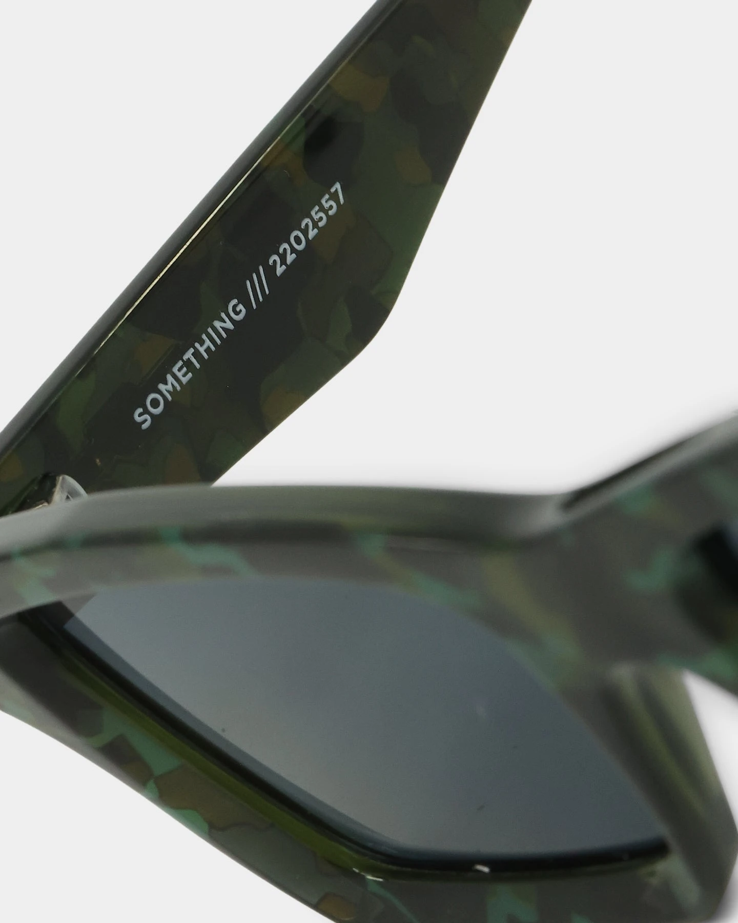 Le Specs Something Sunglasses Forest 9 Le Specs Something Sunglasses Forest - Image 7