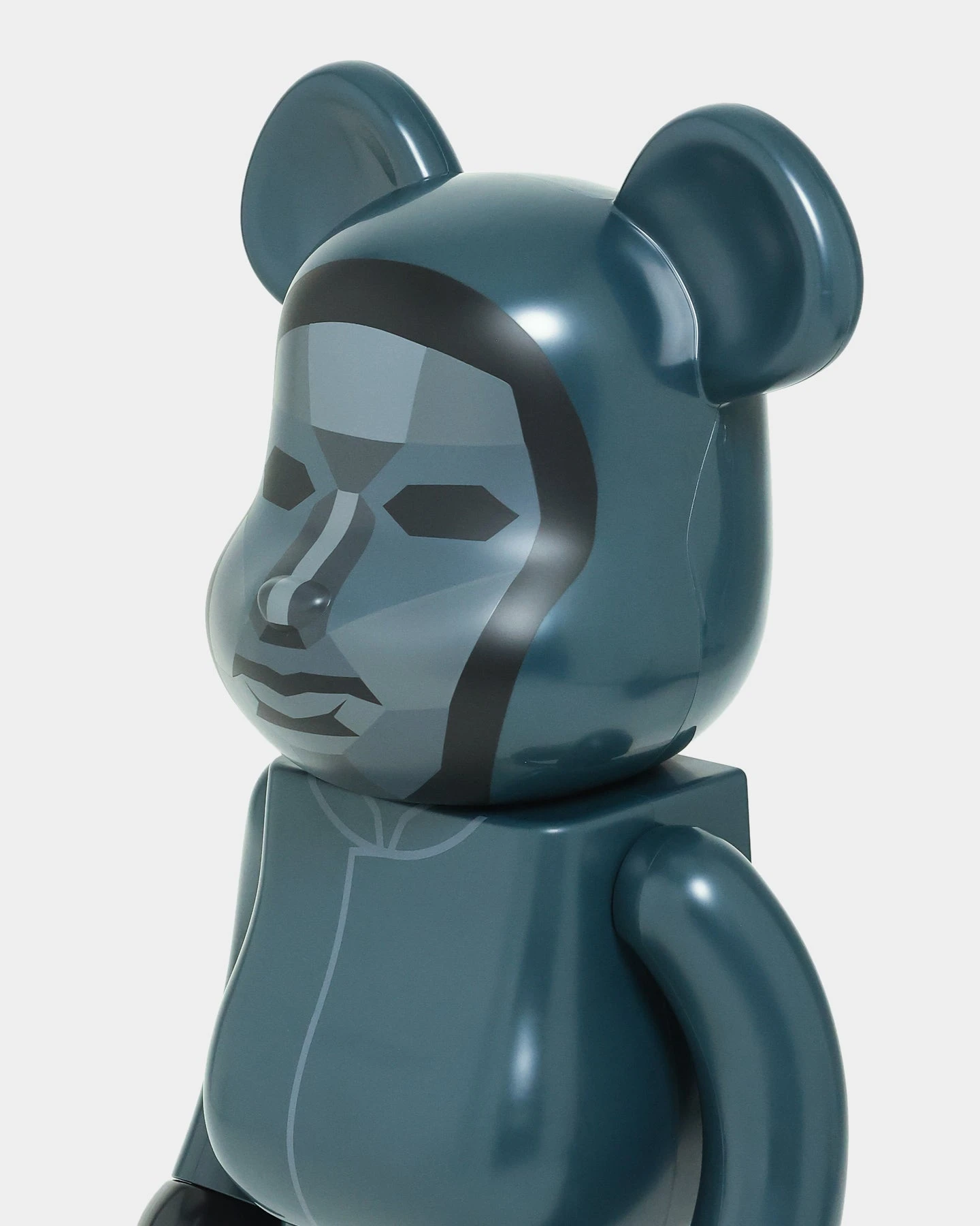 Medicom Toy Be@rbrick X Squid Games Frontman 1000% Figure Multi-Coloured 8 Medicom Toy Be@rbrick X Squid Games Frontman 1000% Figure Multi-Coloured - Image 6