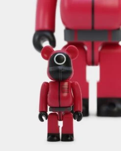 Medicom Toy Be@rbrick X Squid Games Circle Guard 100% & 400% Figure Set Red/Black -Fashion Clothing Store 06010246 YR010 default 0060