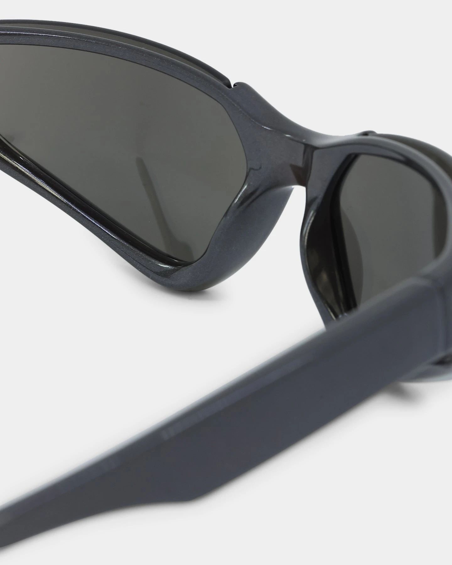 Balenciaga Balengiaga BB0202S002 Sunglasses Silver 11 Balenciaga Balengiaga BB0202S002 Sunglasses Silver - Image 9