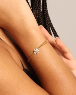 Raising Hell Women's Daisy Bracelet Gold