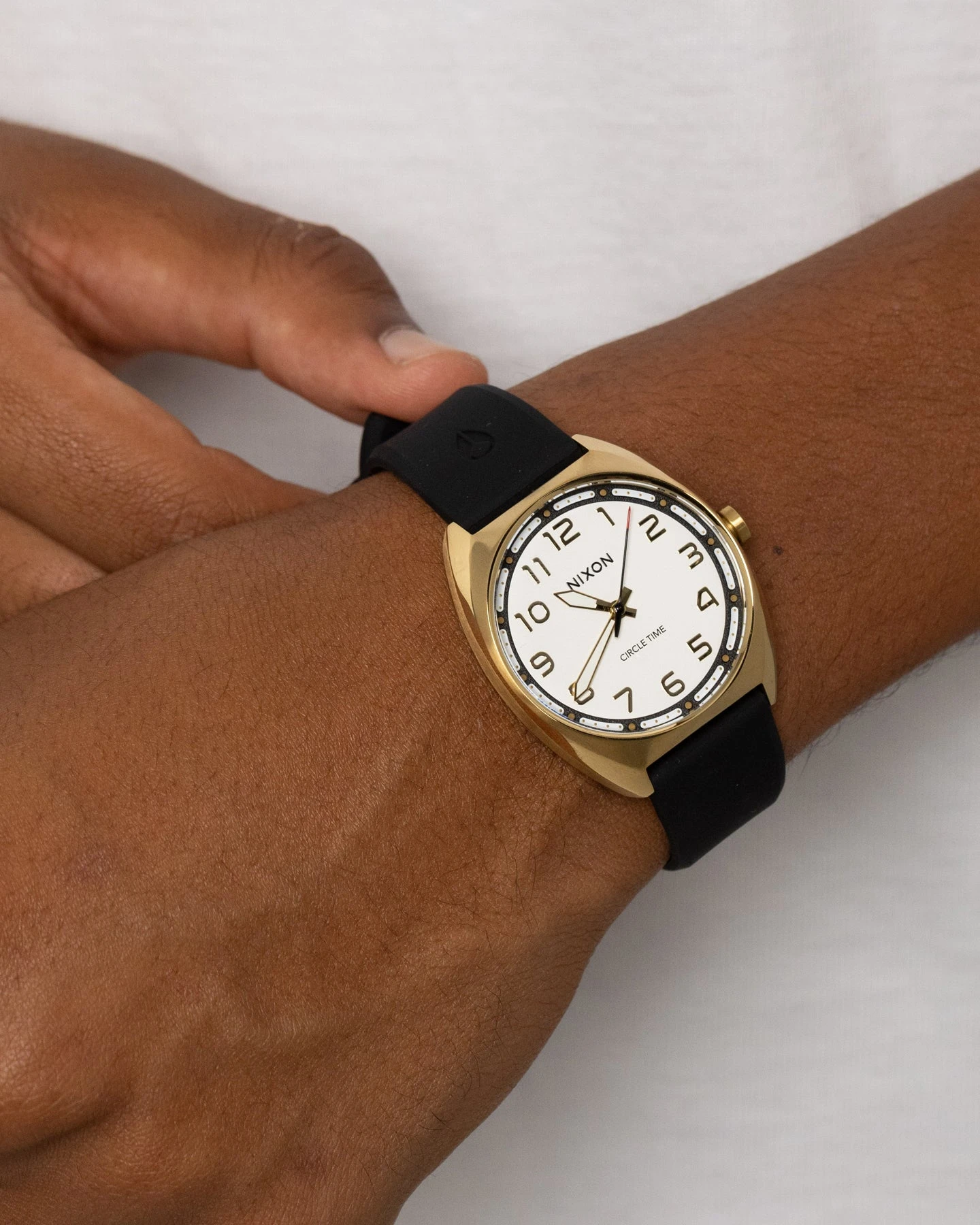 Nixon A1365-1809-00 Mullet Watch Gold/White 3 Nixon A1365-1809-00 Mullet Watch Gold/White