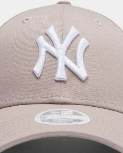 New Era Women's New York Yankees 9FORTY MLB Strapback Dusk/White -Fashion Clothing Store 194790125712 womens 0024