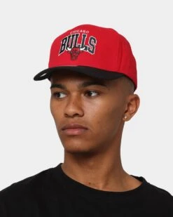 Mitchell & Ness Chicago Bulls 'OG Team Arch Design' Pro Crown Snapback Red/Black -Fashion Clothing Store 195563278024 mens 0100