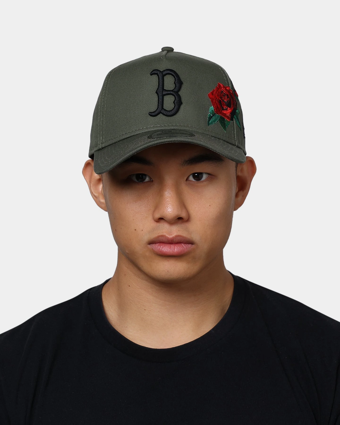 New Era Boston Red Sox Rose Hit 9FORTY A-Frame Snapback Olive/Black 4 New Era Boston Red Sox Rose Hit 9FORTY A-Frame Snapback Olive/Black - Image 2