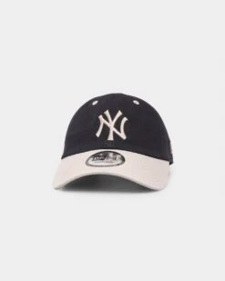 New Era New York Yankees 'Stone Flip' Casual Classic Strapback Stone