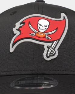 New Era Tampa Bay Buccaneers 'Prolite Badge' 9FORTY Snapback Black -Fashion Clothing Store 196080455424 default 0050