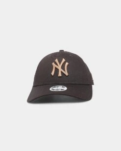 New Era Women's New York Yankees 9FORTY Casual Strapback Walnut/Caramel Mocha