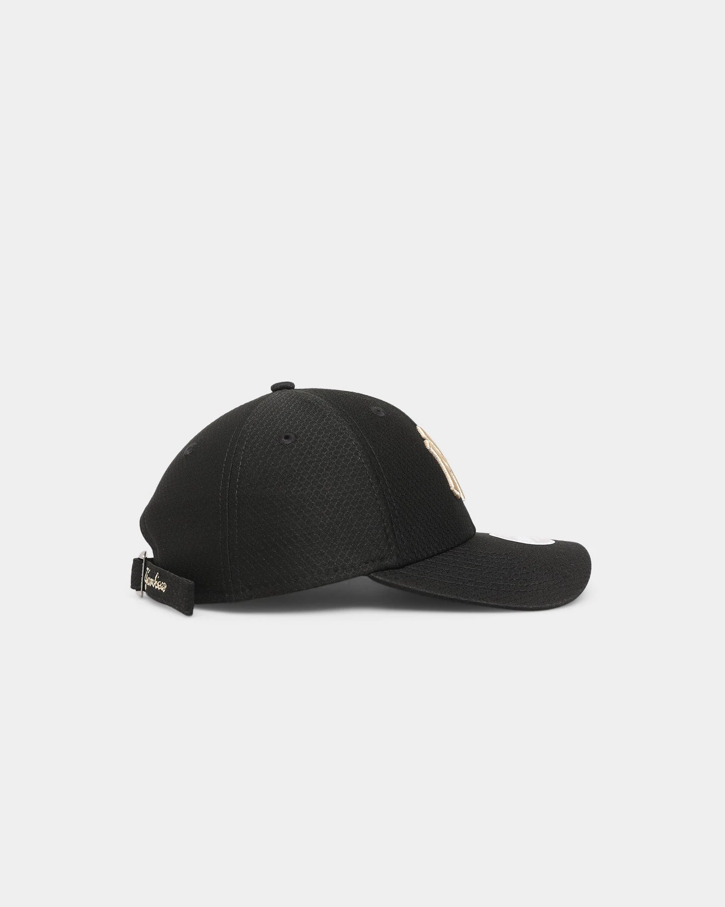 New Era Women's New York Yankees 'Hexagon Script' 9FORTY Strapback Black/Gold 5 New Era Women's New York Yankees 'Hexagon Script' 9FORTY Strapback Black/Gold - Image 3