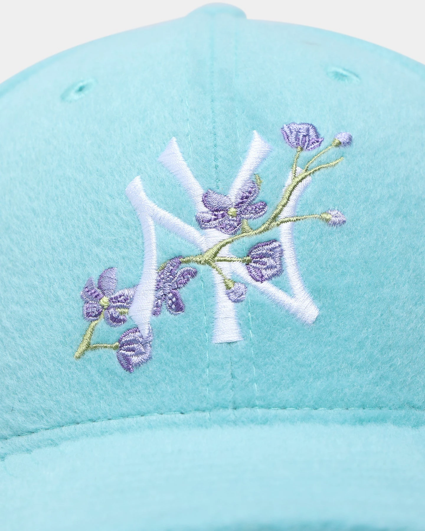 New Era Women's New York Yankees Low Profile 59FIFTY Fitted Blue Tint 7 New Era Women's New York Yankees Low Profile 59FIFTY Fitted Blue Tint - Image 5