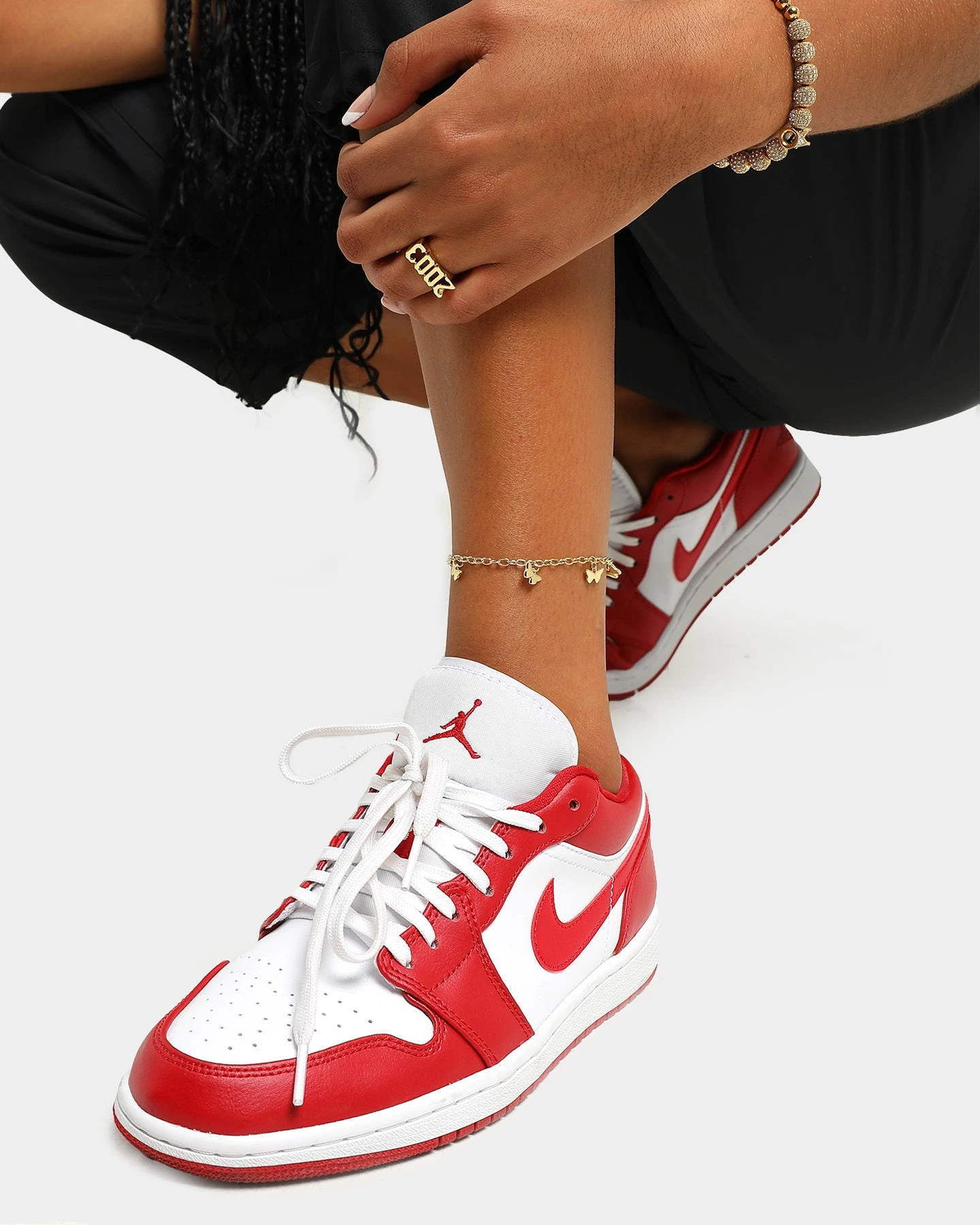 Raising Hell Women's Butterfly Charm Anklet Gold 4 Raising Hell Women's Butterfly Charm Anklet Gold - Image 2