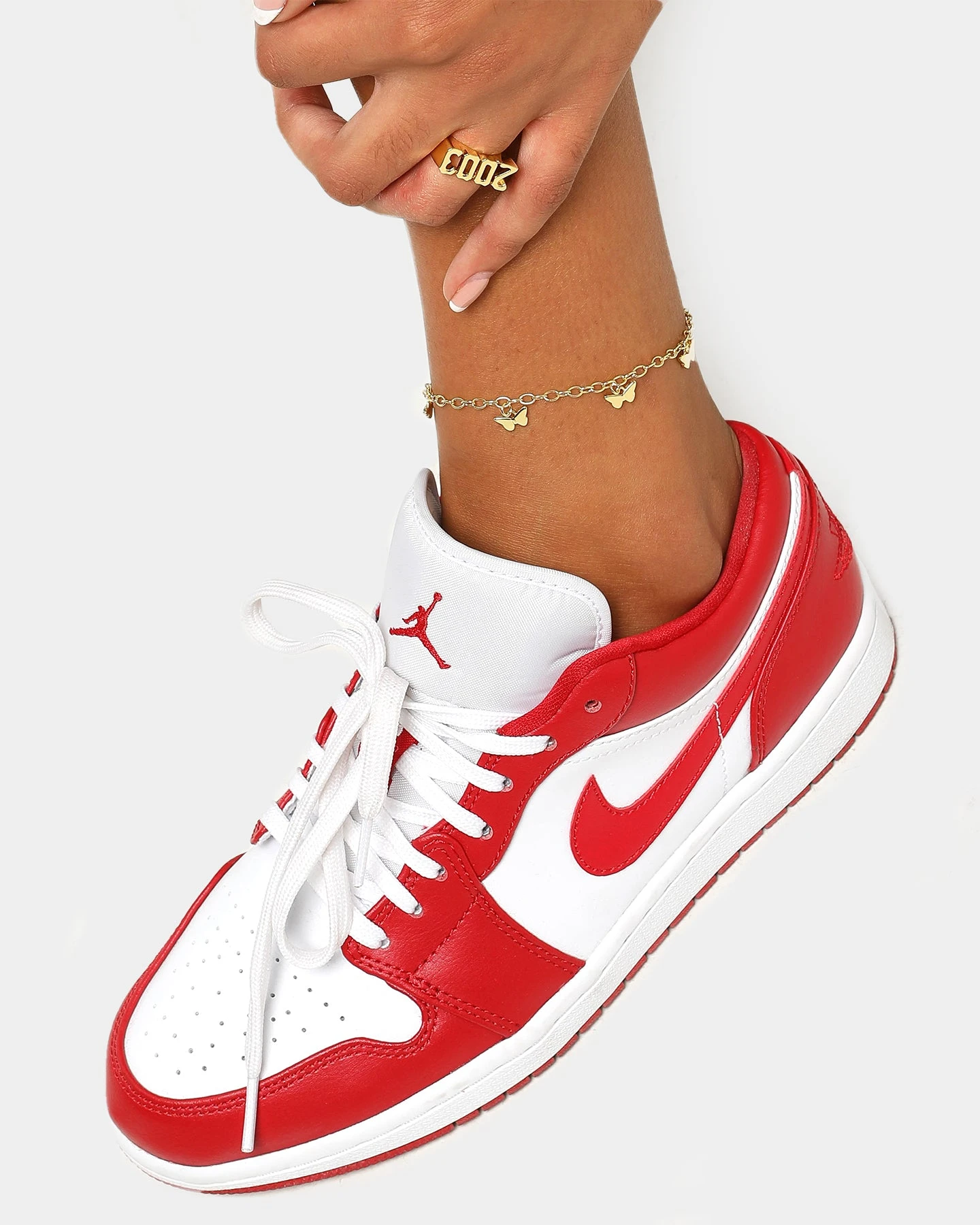 Raising Hell Women's Butterfly Charm Anklet Gold 5 Raising Hell Women's Butterfly Charm Anklet Gold - Image 3