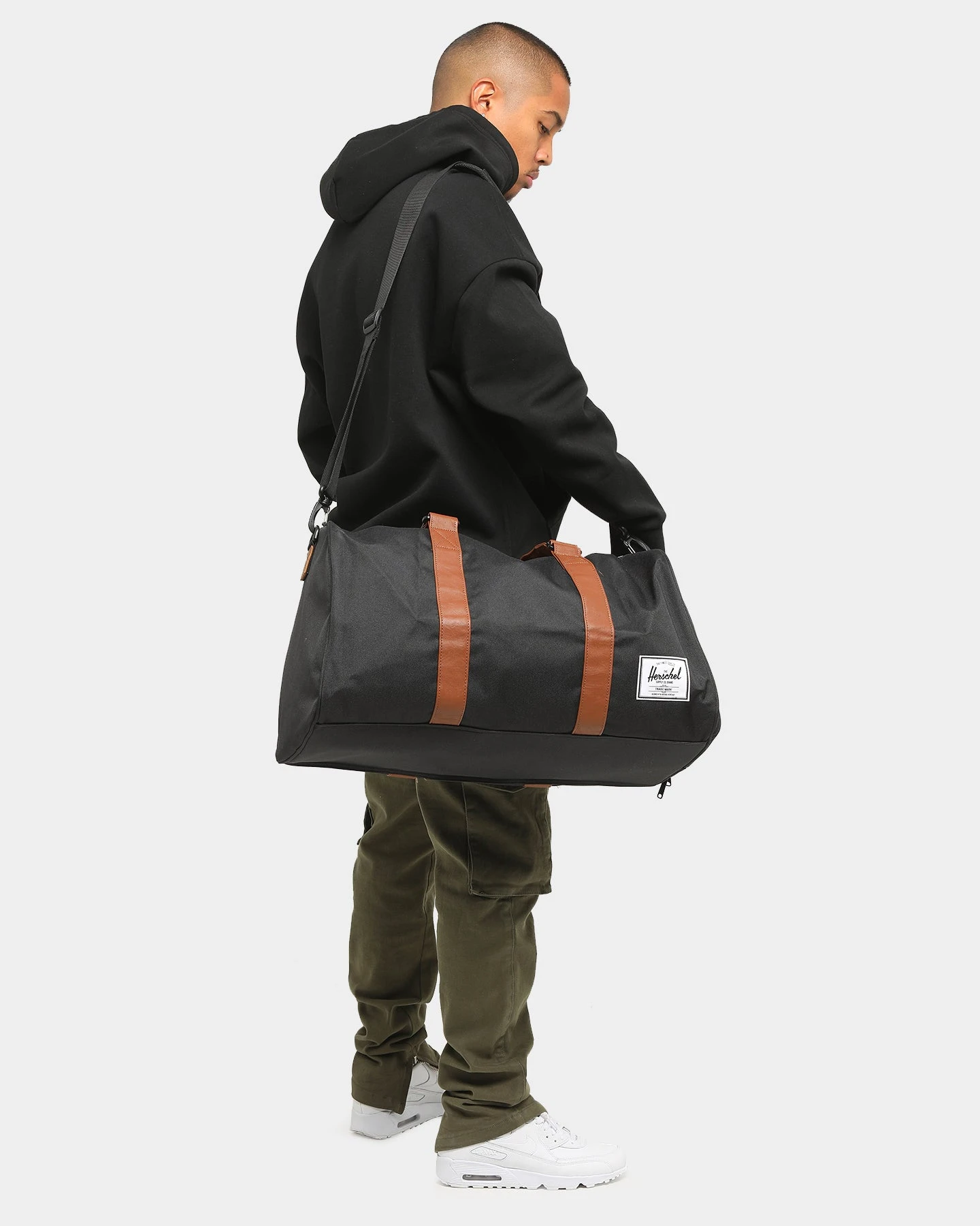 Herschel Bag Co Novel Duffle Bag Black/Tan Faux 5 Herschel Bag Co Novel Duffle Bag Black/Tan Faux - Image 3