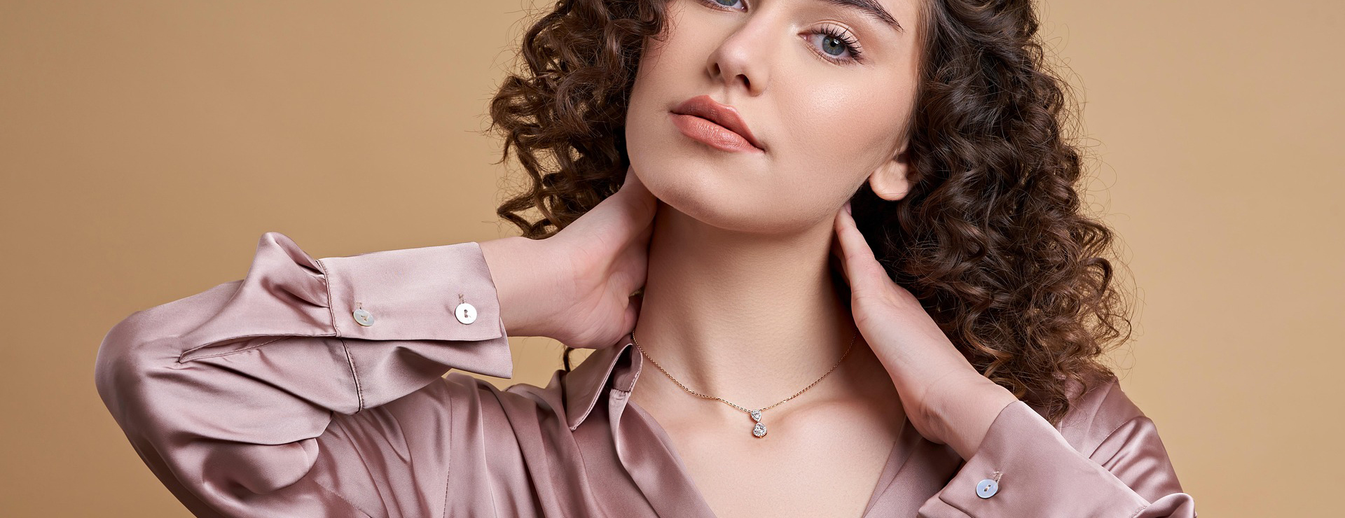 Front Page -Fashion Clothing Store woman 8749829 1920